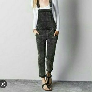 🥰American Eagle Corduroy Overalls🤪